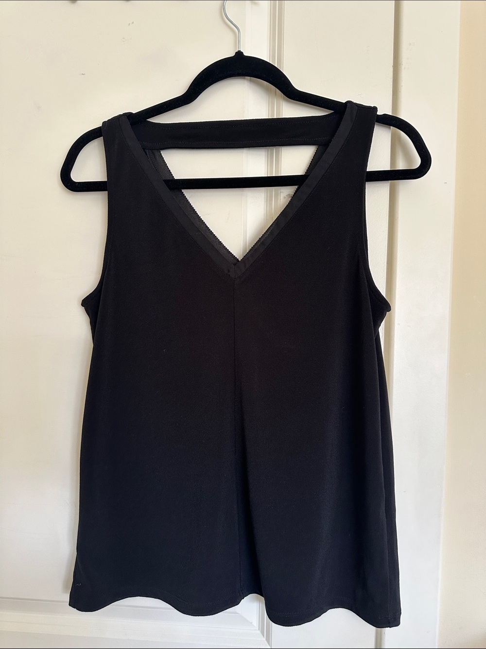 Banana Republic Black V-Neck Sleeveless Tank